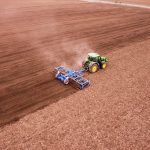 Specjalista geodezyjny przy inwestycji – {kiedy jego pomoc jest niezbędna